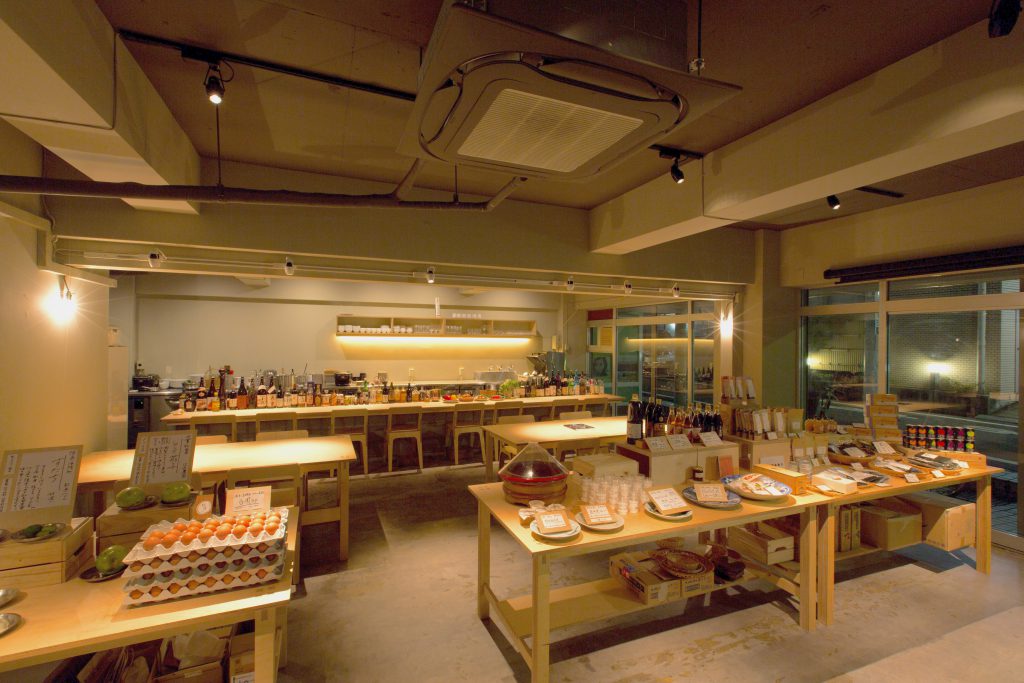 鬼_店内写真明るい